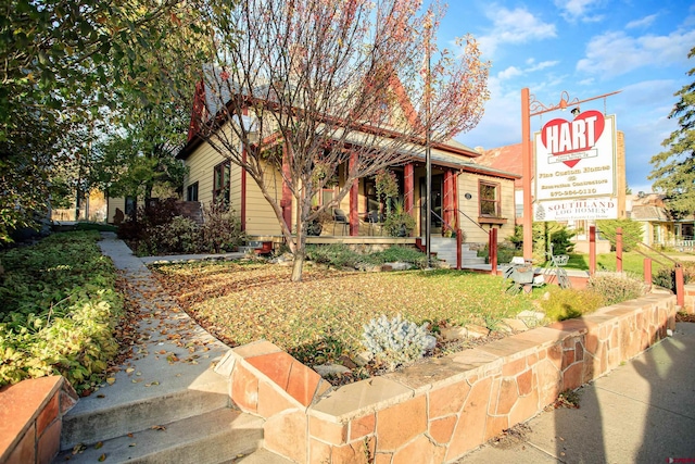 view of front of property