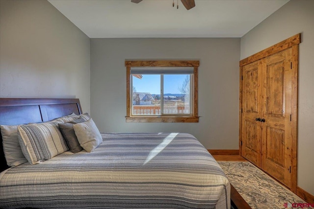 bedroom featuring ceiling fan