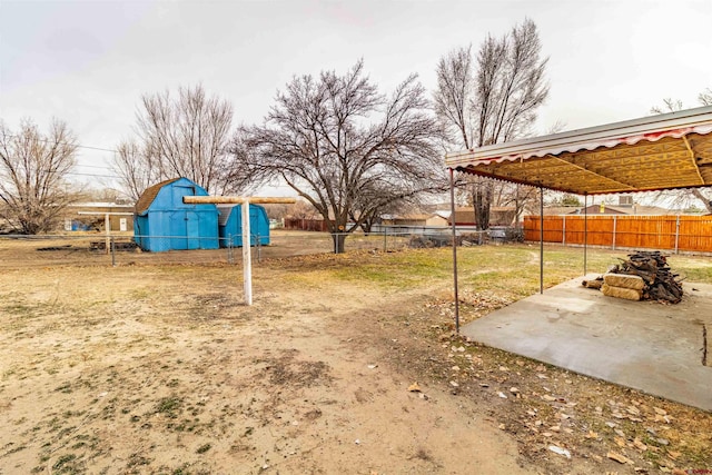 view of yard featuring a patio