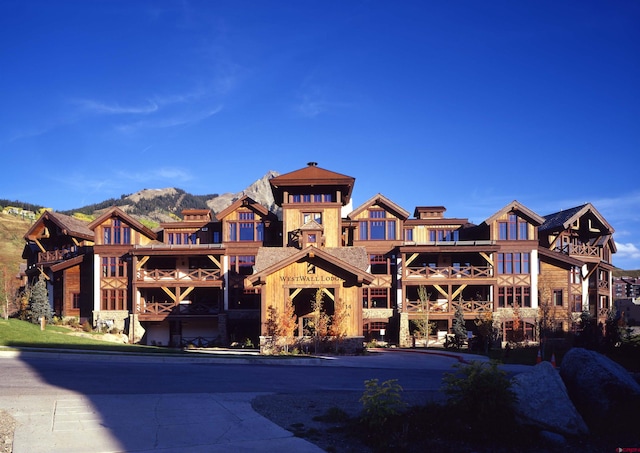 view of front facade with a mountain view