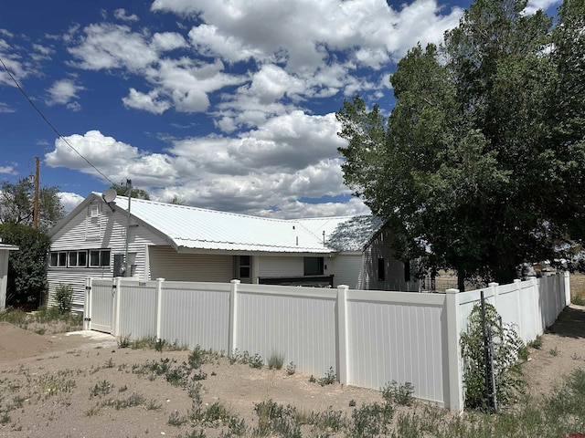 view of home's exterior