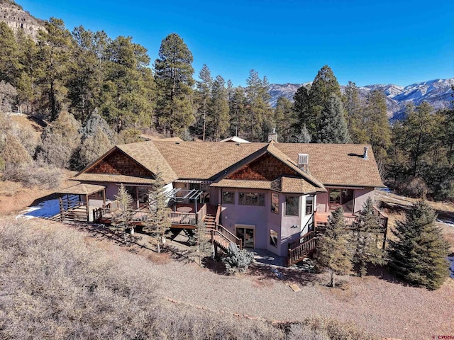 view of front of property featuring a mountain view