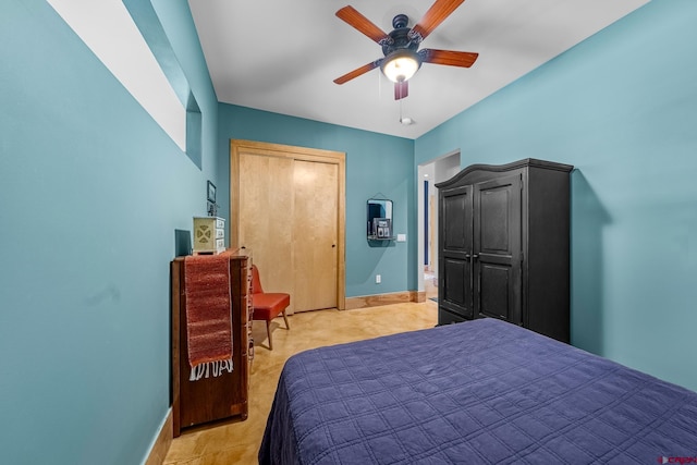 bedroom with ceiling fan