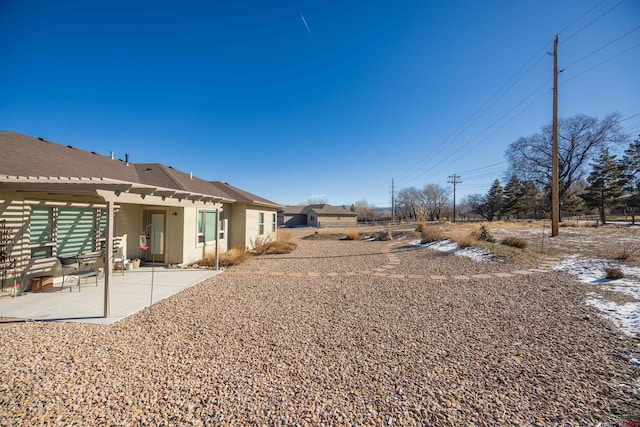 view of yard featuring a patio