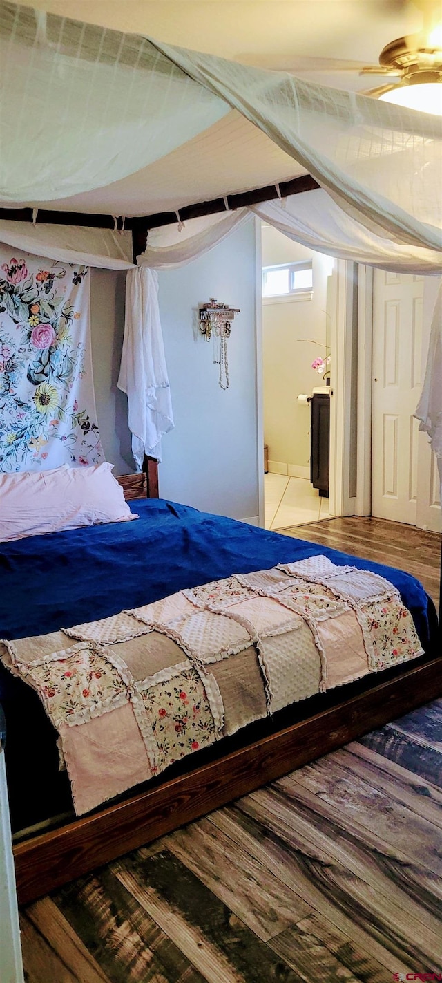 bedroom featuring ceiling fan