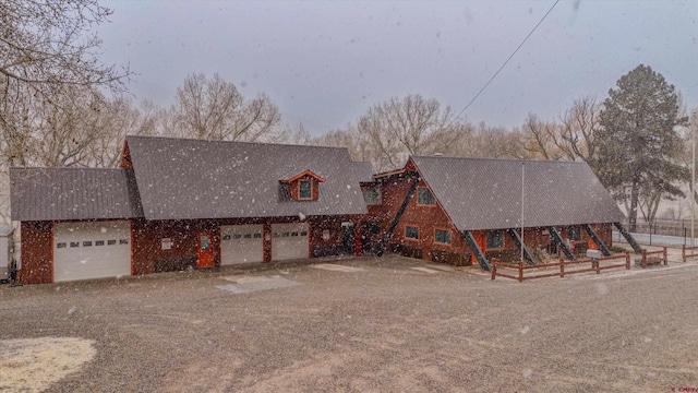 view of front facade with a garage