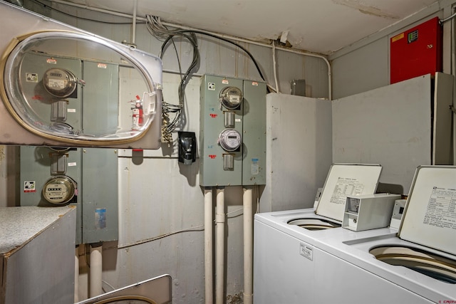 utility room with washer / dryer