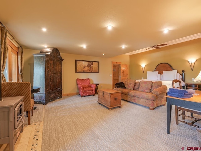 living room featuring light carpet, crown molding, and ceiling fan