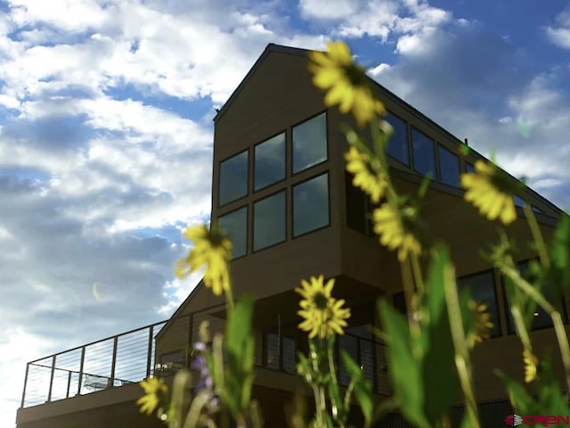 view of home's exterior