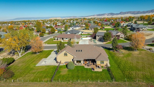 bird's eye view with a mountain view