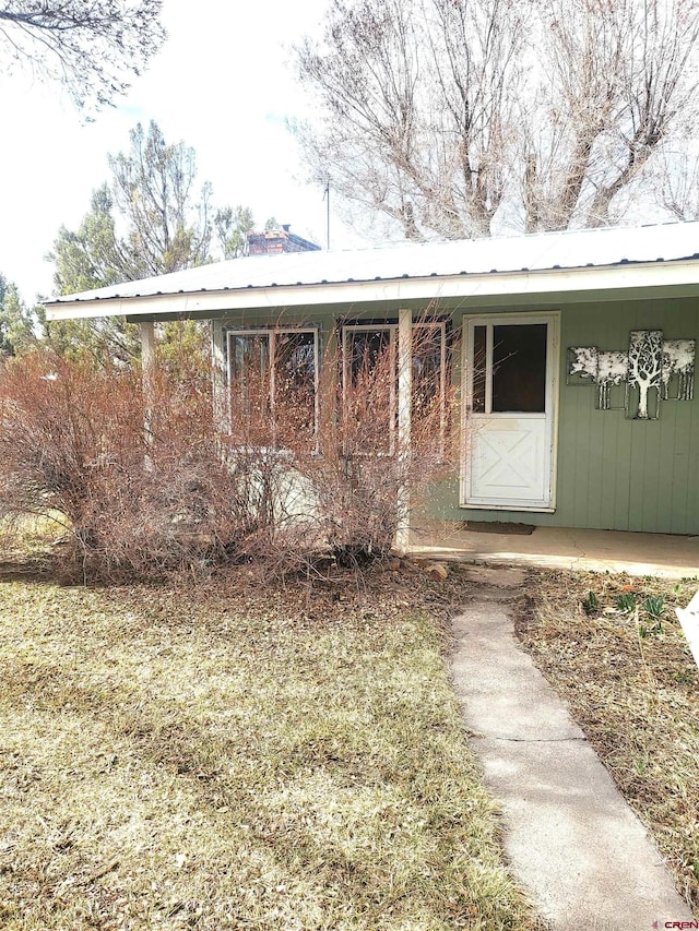 view of entrance to property