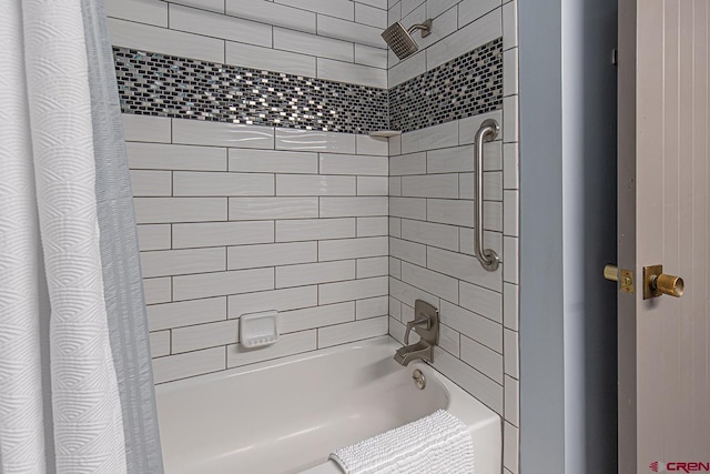 bathroom featuring shower / bath combo