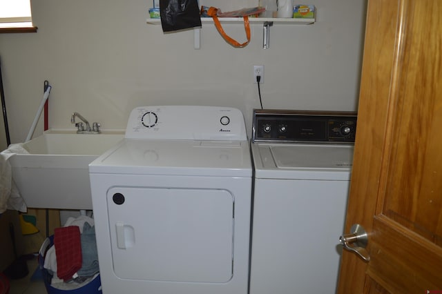 1125 Cement St, Silverton, CO 81433 - clothes washing area featuring washer and dryer