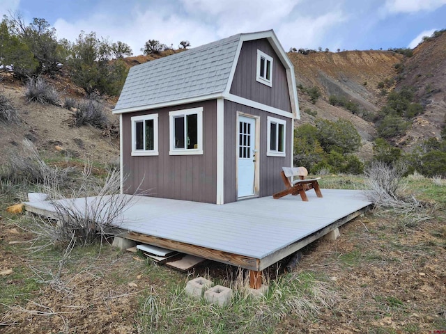 view of outdoor structure with an outdoor structure