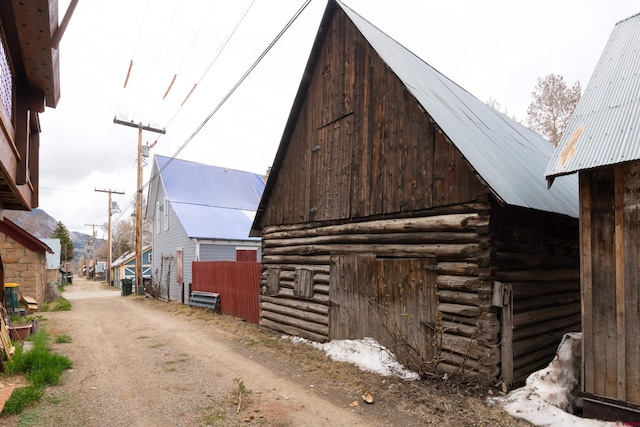exterior space featuring a barn