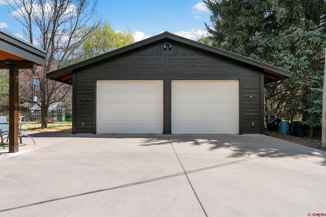 view of detached garage
