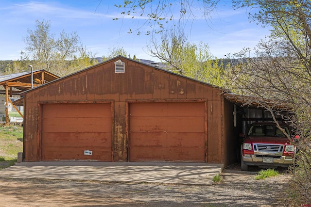 view of detached garage