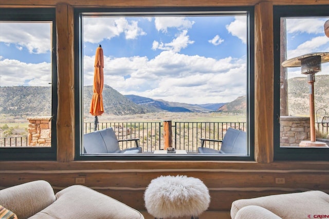 sitting room with a mountain view
