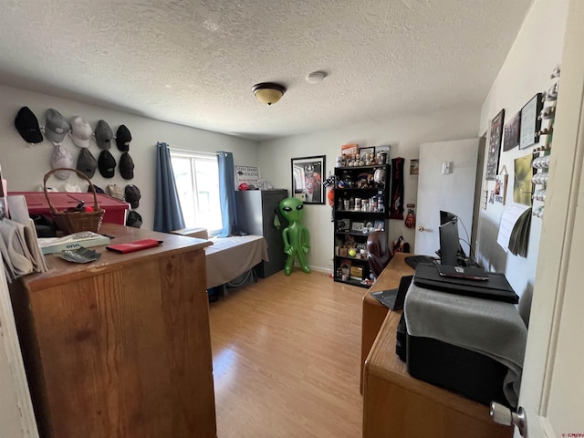 1510 W Sixth St, Alamosa, CO 81101 - office space with light wood finished floors and a textured ceiling