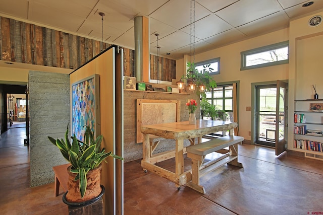 10491 54 7/10 Rd, Molina, CO 81646 - dining room with finished concrete flooring and a high ceiling