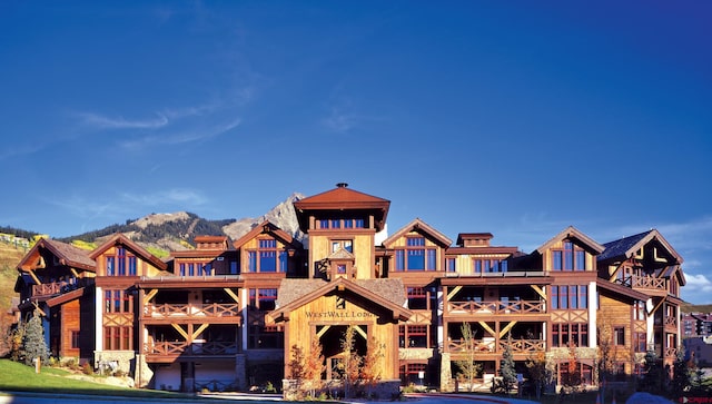 view of front facade with a mountain view