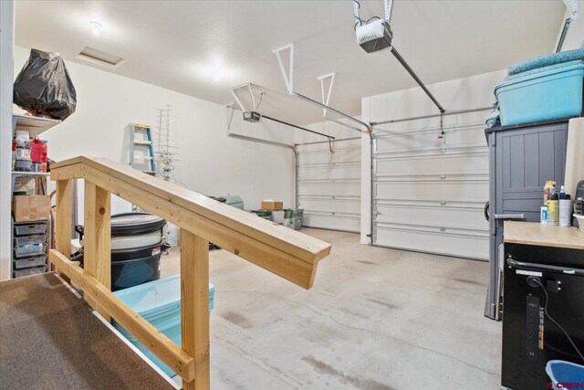 502 S Juniper Pl, Cortez, CO 81321 - garage with a garage door opener