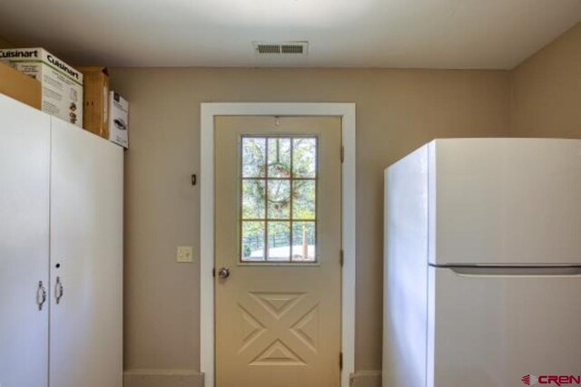 598 Blue Jay Cir, Pagosa Springs, CO 81147 - entryway featuring baseboards