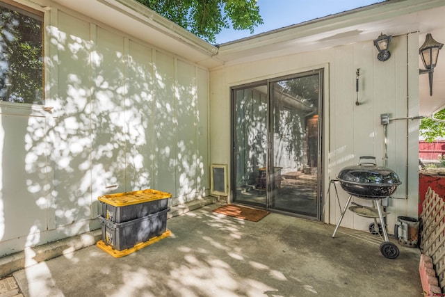 1615 Maple Ct, Grand Junction, CO 81505 - view of exterior entry with a patio