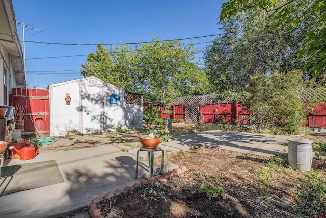 1615 Maple Ct, Grand Junction, CO 81505 - fenced backyard with a patio area