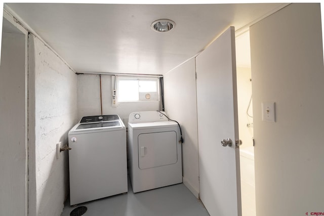 6038 Townsend Rd, Delta, CO 81416 - laundry area with washer and clothes dryer