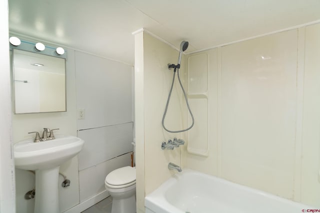 6038 Townsend Rd, Delta, CO 81416 - full bath featuring toilet and tub / shower combination