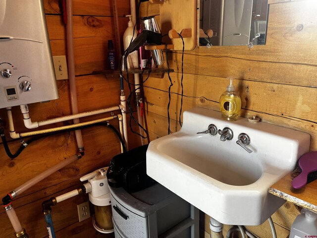 1165 Timber Ridge Rd, Montrose, CO 81401 - detailed view of water heater and a sink
