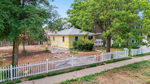 735 Teller Ave, Grand Junction, CO 81501 - view of front of home featuring a fenced front yard