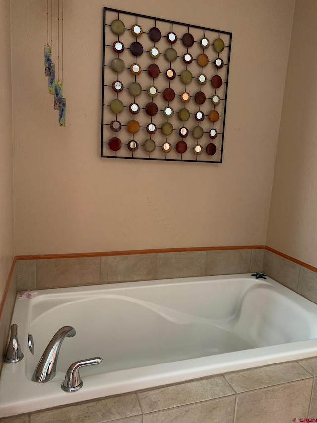 404 SE Birdie Cir, Cedaredge, CO 81413 - bathroom with a bath