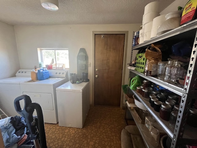 537 N Colorado Ave, Dove Creek, CO 81324 - laundry room featuring washing machine and clothes dryer and a textured ceiling