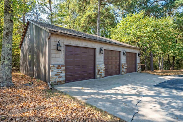 view of detached garage