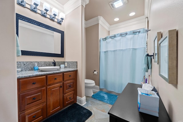 347 Paradise Pt, Hot Springs, AR 71913 - bathroom featuring crown molding, vanity, and curtained shower