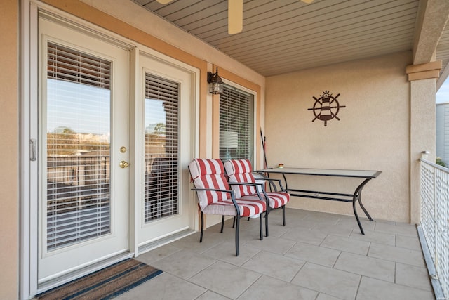 property entrance featuring stucco siding