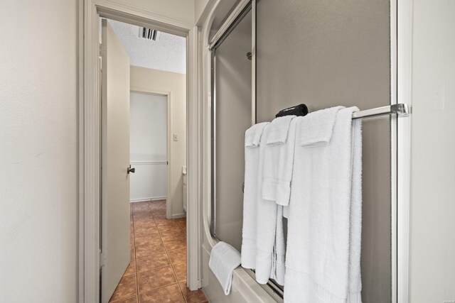 5371 Central Ave Unit 6H, Hot Springs, AR 71913 - full bath with tile patterned floors and a textured ceiling