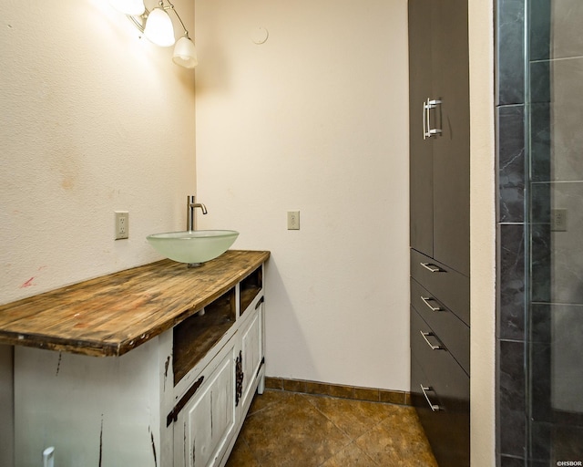 415 Gold Nugget Loop, Hot Springs, AR 71913 - full bath featuring vanity and tile patterned floors