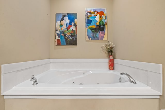 141 Central Ter Unit B, Hot Springs, AR 71913 - bathroom featuring a whirlpool tub
