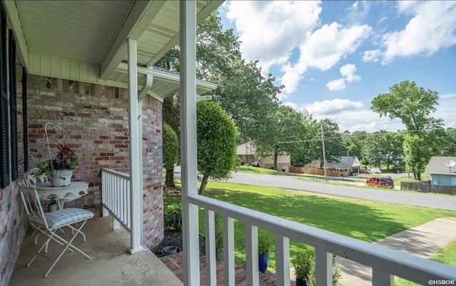 200 Cole Pl, Hot Springs, AR 71901 - view of covered porch