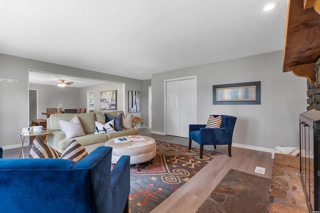 235 Echo Pt, Hot Springs, AR 71913 - living area with wood finished floors and ceiling fan