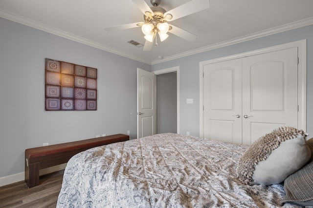 181 Fish Hatchery Rd Unit P2, Hot Springs, AR 71913 - bedroom with wood finished floors, crown molding, a closet, and ceiling fan