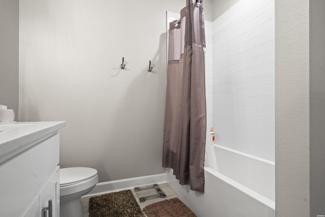 150 Villa Pointe Pt Unit A, Hot Springs, AR 71913 - bathroom featuring toilet, vanity, shower / tub combo, and baseboards