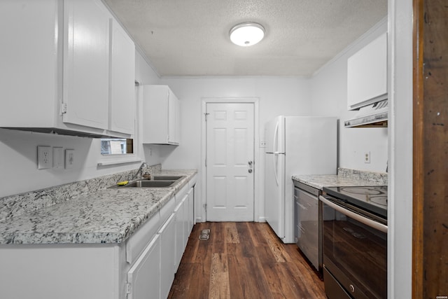 kitchen featuring a sink, white cabinets, custom exhaust hood, dark wood finished floors, and stainless steel range with electric stovetop