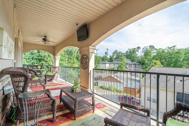 409 Halteria Ln Unit B, Hot Springs, AR 71913 - patio / terrace featuring a ceiling fan