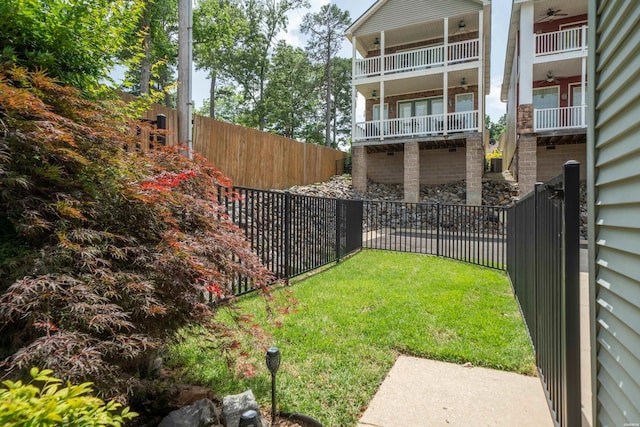 125 Eagle View Pt, Hot Springs, AR 71913 - view of yard featuring ceiling fan and a balcony