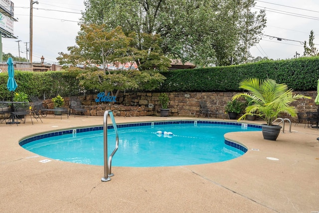 1412 Airport Rd, Hot Springs, AR 71913 - view of swimming pool with a patio area
