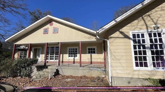 view of front facade featuring a porch